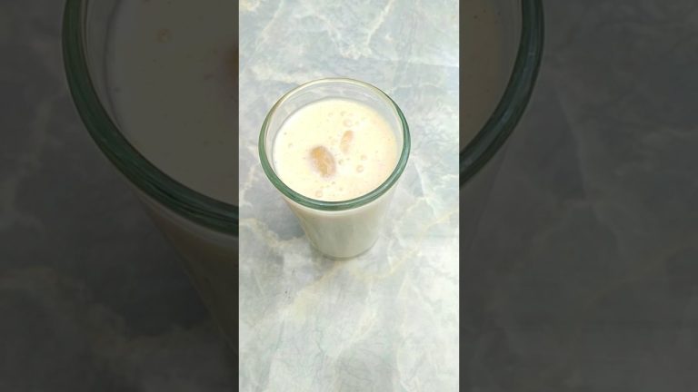 Banana Cinnamon Smoothie #shorts #short #recipeshorts #trendingrecipe #viralrecipe