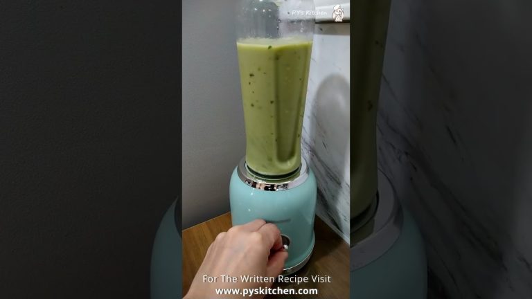 Healthy Breakfast Smoothies Ideas | Avocado Kale Smoothie