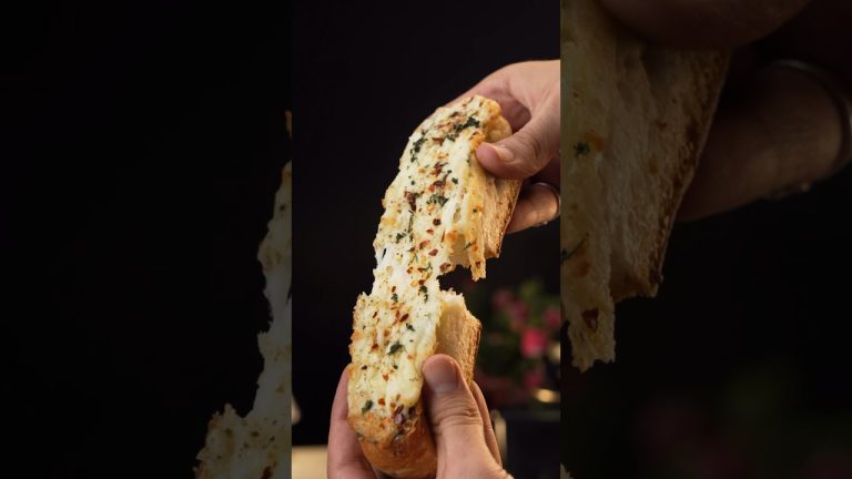 •Chessy Garlic Bread•🤤 #shorts #asmr #recipe #garlicbread #nirmlanehrarecipes