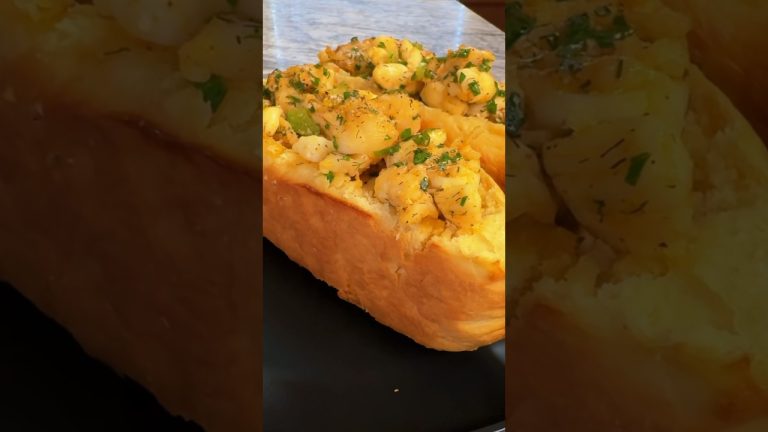 Would you try these Lobster Rolls??  #food #cooking #viral #recipe #fyp #lobster #brioche #seafood