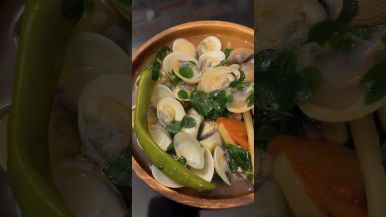 Sabaw palang ulam na! 🤤 Ginisang Tulya with Malunggay 😋 #ulamideas #clamsoup #tulya #shorts #food