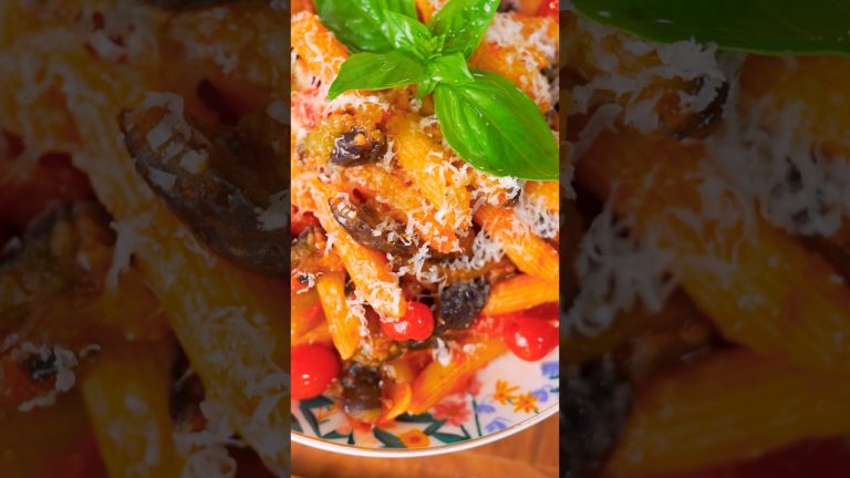 Domates Ve Patlıcanlı Makarnaların Kralı 👑🇮🇹🍝🍅🍆  #yemekcom #makarnatarifleri #italya