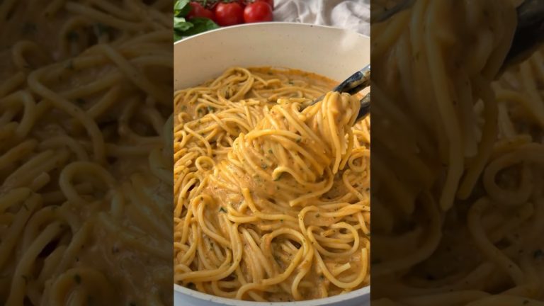 Pasta recipes// Tomato and garlic pasta// easy dinner ideas#recipe #shorts #shortvideo #pasta