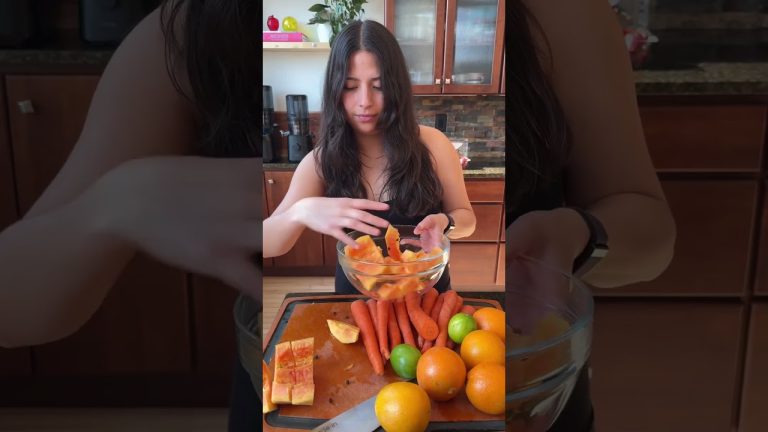 gut health juice! packed with digestive enzymes, de-bloating, anti-inflammatory…recipe in comments!