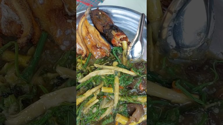 แกงหน่อไม้สดใส่ชะอมน้ำปลาร้าแชบๆ