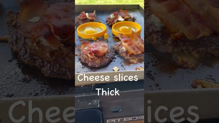 Perfect Smash Burger Recipe: Crispy Edges & Juicy Center!