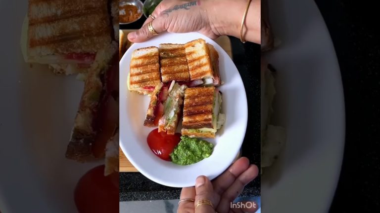 #trending how to make a bread 🥪 sandwich#viral paneer veggie sandwich 🥪 recipe #utubeshorts