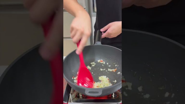 誰說義大利麵一定要有醬汁？清炒花椰菜蛤蠣義大利麵，又健康又簡單