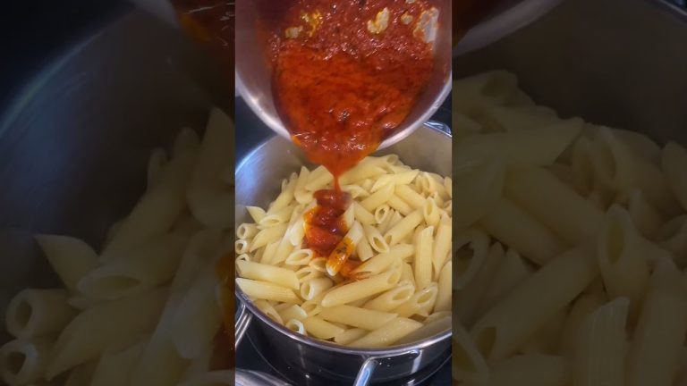 Sarımsaklı ve Salçalı Makarna🍝 | Pasta With Garlic and Tomato Paste🍝