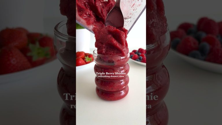 Triple Berry Slushie☀️🤩 #easydessert #summerrecipes #slushie #dessert