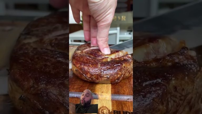Will u eat or pass this up!!! #steak #food #bbq #meat #beef #fypviralシ #foodreact #beefcut #viral