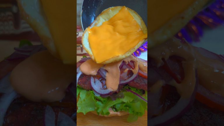 Beef and Egg Burger 🍔 #egg #burger #beef #cheese #healthy