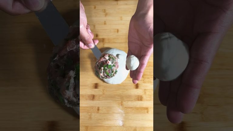 #buns #food #dumplings #recipe #dumplinglover #dumplingsoup #foodie #wonton #cooking #chinesecuisine