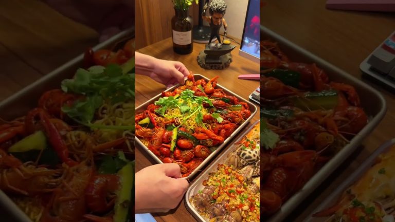 Traditional shrimp, mantis shrimp, and sea snails. Did you Ever tried? 🦐🐌 #seafood  #foodie  #tasty