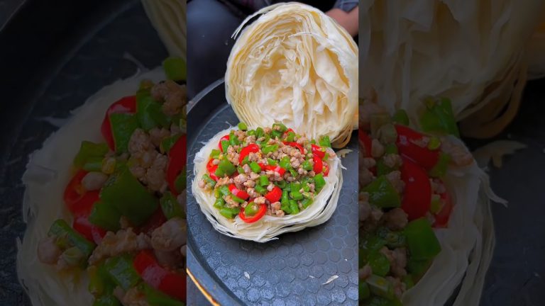 Chinese burger Fried pork with pepper