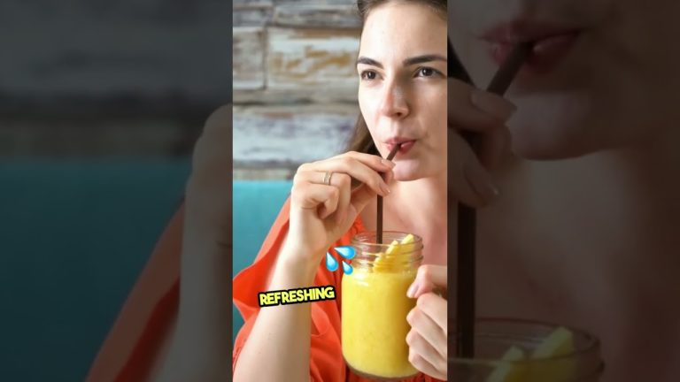 5 Quick & Healthy Smoothie Recipes to Kickstart Your Day! #HealthyBreakfast #SmoothieRecipes