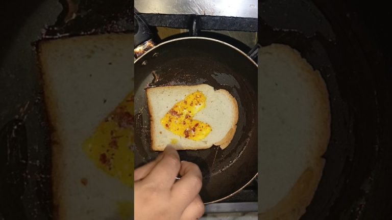 egg toast 🩷 #food #cooking #recipe #trendingshorts #streetfood #short