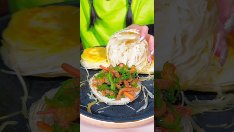 Chinese burger Stir-fried pork with pepper