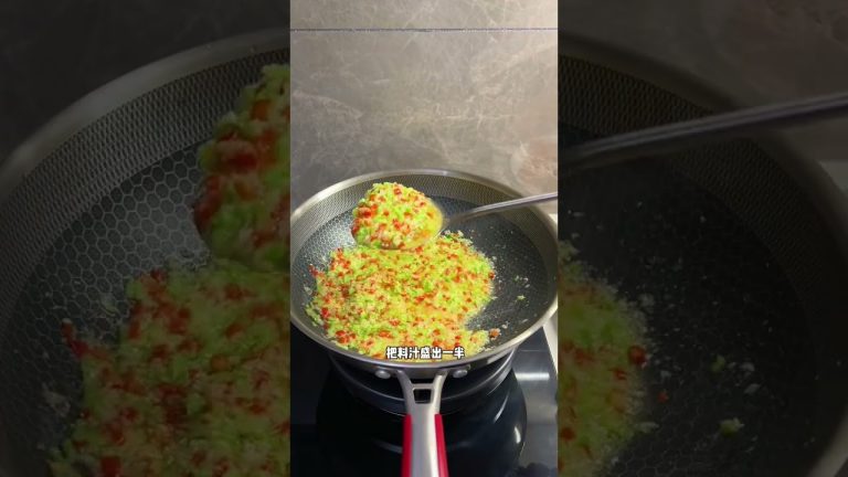 Does anyone know the name of this giant? Have you seen it before?  – Comment!🦐🔍 #seafood  #foodie