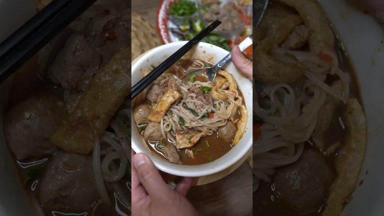 Thai Beef & Pork Boat Noodle Soup Recipe. #recipe #shorts #thaifood #thailand