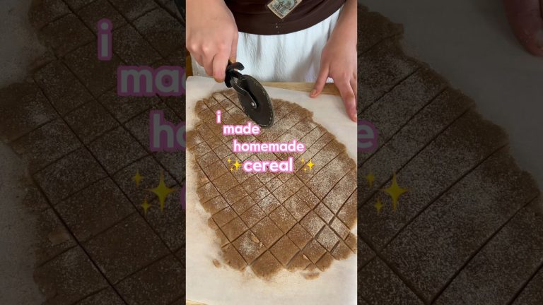 anyone like my pug shirt? I do :) #homemadecereal #cerealrecipe