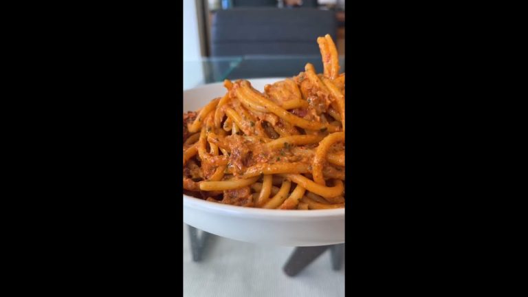 No-Cook Pasta Sauce| CREAMY TOMATO & HARISSA PASTA! #pasta #cooking #easyrecipes #food