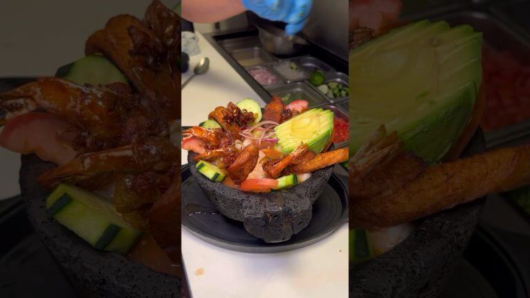 Craving a cold molcajete from #ChileCaliente in #henderson #nevada #shorts #food #seafood #mariscos