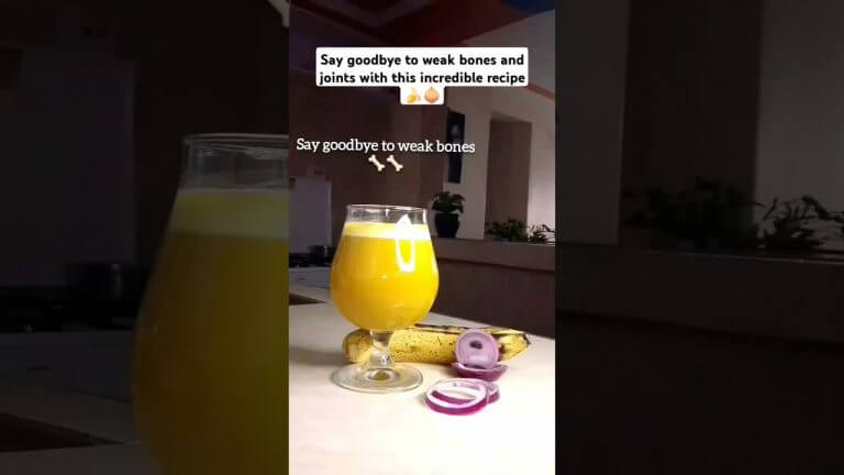 Healthy Bones Smoothie Recipe with a Twist! Banana Onion Turmeric#healthyrecipes#strongbones#shorts