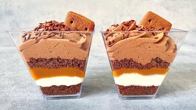 Chocolate and caramel dessert cups. Easy, quick and yummy no bake dessert.