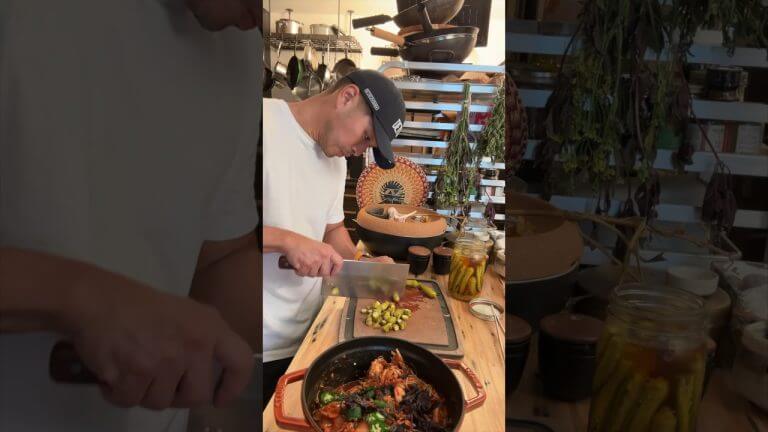 My professional bodybuilder friend’s BBQ pulled chicken breast recipe, with a little more spice.