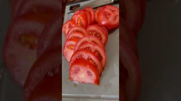 Delicious burger for lunch! #cooking #homemade #burger #recipe #laurynkeeps #shorts