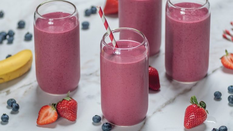 Green Tea Berry Banana Smoothies