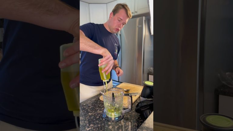 Pesto pasta with seared scallops, homemade pesto is a game changer! #scallops