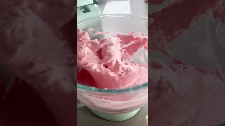 Fluffige Himbeercreme – Blitzdessert