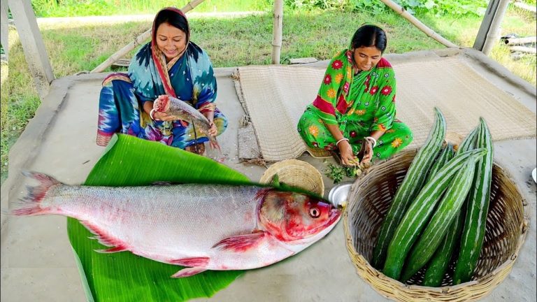 3.5 kg ওজনের সিলভার মাছের পেটি ভাপা সাথে মাছের ঝাল আর চিচিঙ্গা পোস্ত রান্না || fish curry recipe