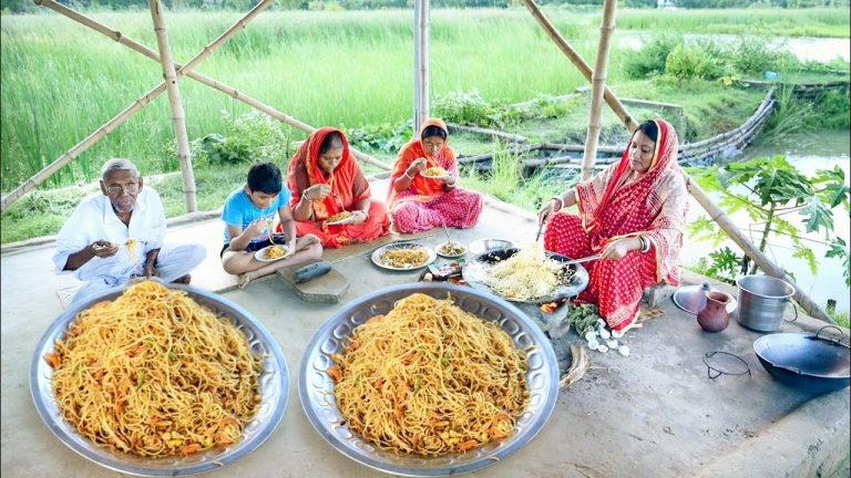 EGG CHOWMEIN RECIPE || বৃষ্টিবাদল দিনে বাড়িতে বসে সবাইমিলে এগ চাউমিন বানিয়ে খেলাম