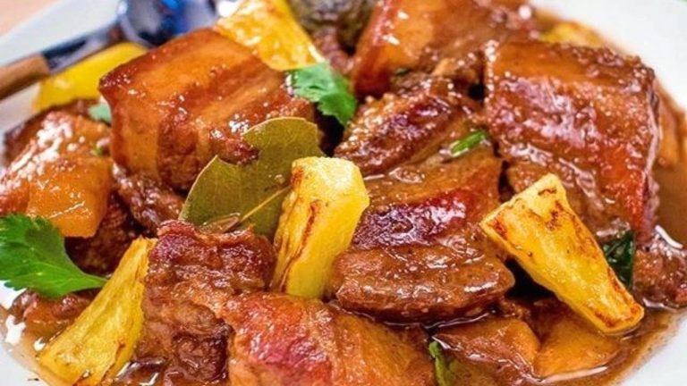 PORK ADOBO WITH PINEAPPLE || PININYAHANG ADOBONG BABOY || ADOBONG BABOY || PORK RECIPE