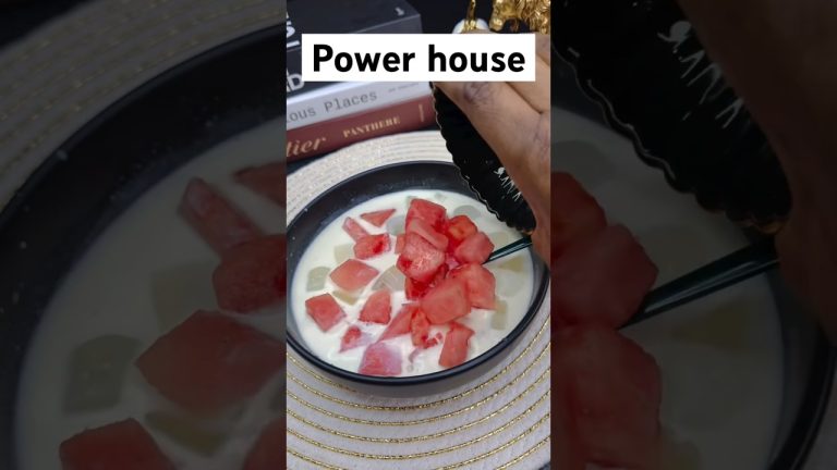 Healthy fruit milkshake #shorts #youtube #howto #food #smoothierecipes