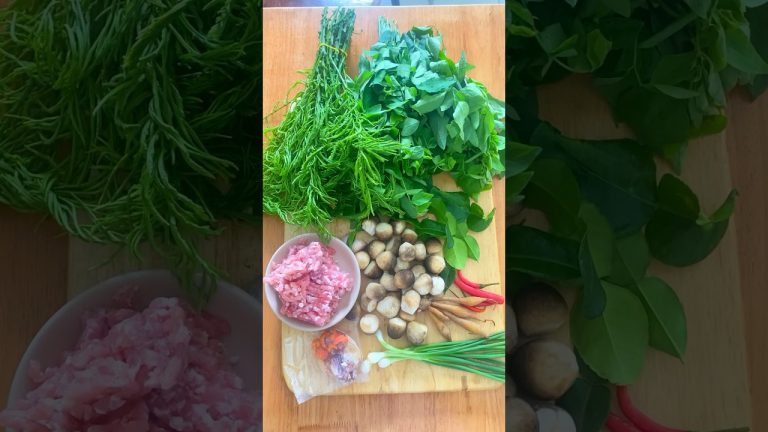 Delicious Climbing Wattle Minced Pork Soup! 🌿🍲 #TastyBites #ClimbingWattle #MincedPorkSoup