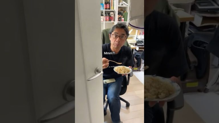 Japanese Dad Reacts Frozen Seafood