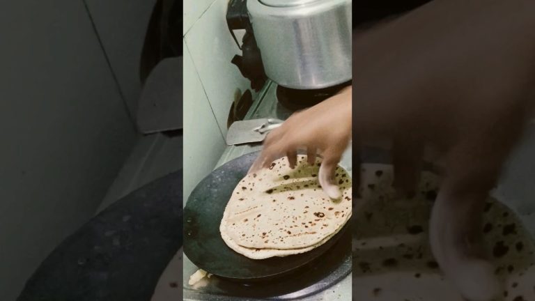 Rotiyan..🫠😋 #food #streetfood #roti #foodie #indianfood #streetfoodrecipes #recipe #rotilover