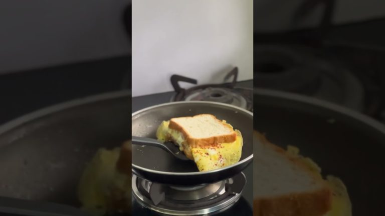 Easy and quick breakfast 🧀🍞|#shorts