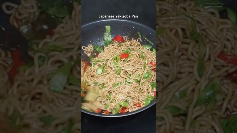Yakisoba Pan (stir fried noodles in bread rolls). #shorts  #recipes