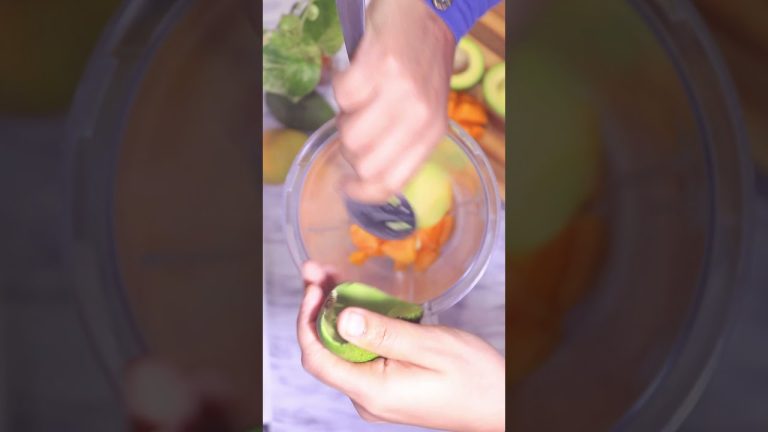 Avocado Mango Smoothie | Healthy smoothie recipe #shorts #avocadosmoothie