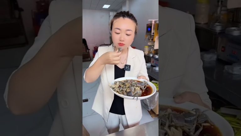 who can do this😊???? #facts #viral #chaineesfood #seafood