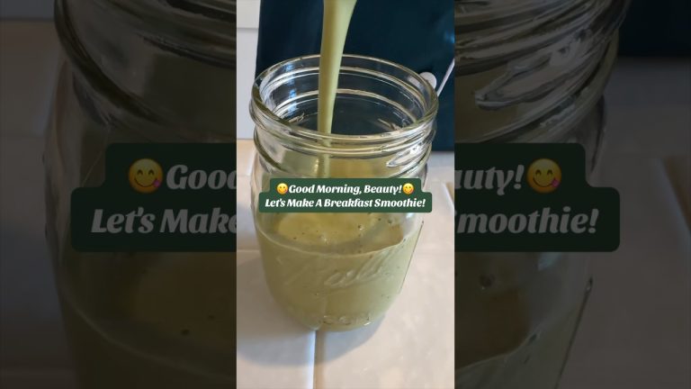 😋THE BEST FAT BURNER BREAKFAST SMOOTHIE!!!😋 #fitover40 #smoothie #breakfast #shorts #matcha #yummy