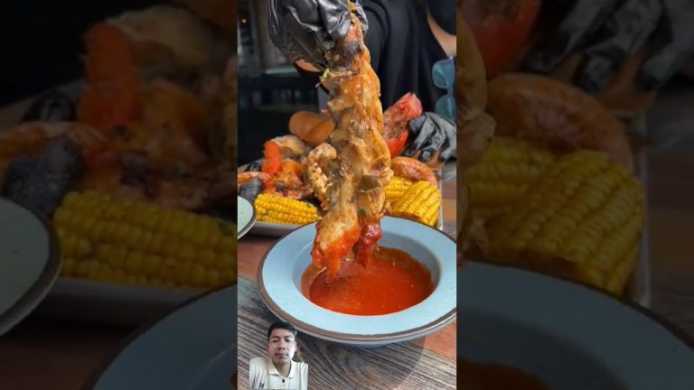 #food #foodie #seafood #streetfood #chicken #lobsterboil #asmr #fish #lobstering #seafoodrecipes