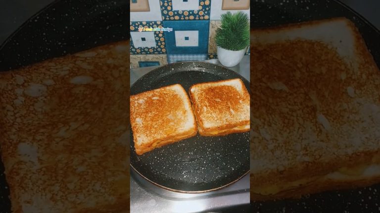 #easy sandwich recipe🤤😋#sandwich  #aloosandwich #breakfastfood #potatorecipe #bread #sandwiches #yt