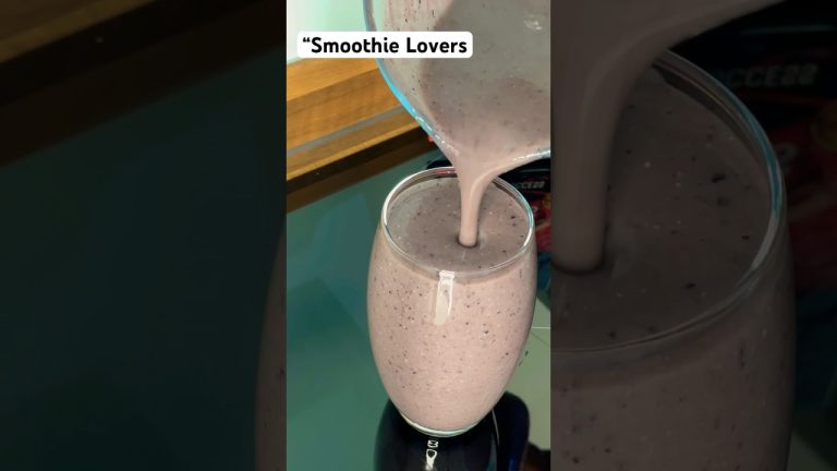 #shorts  #ukraine  #smoothie  #lover #shots moothie for breakfast! blueberry oats