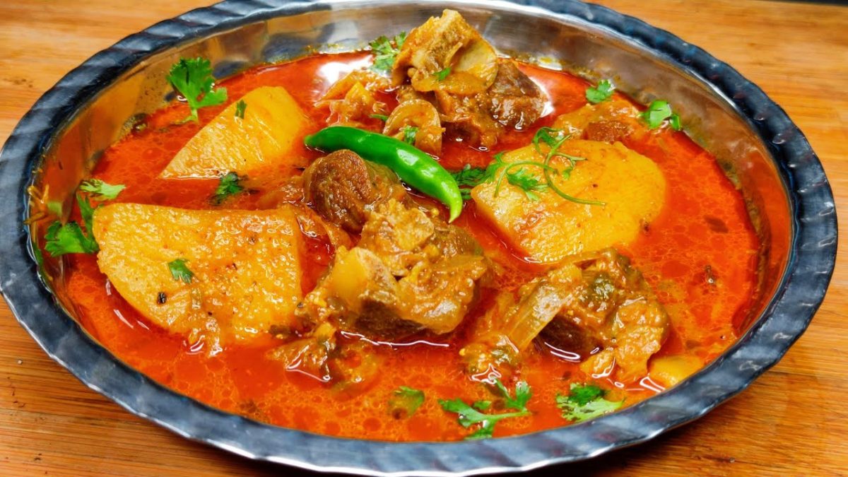 Traditional Aloo Gosht Recipe | So yummy😋 #shortvideo #food #recipe #cooking #pakeezakitchen